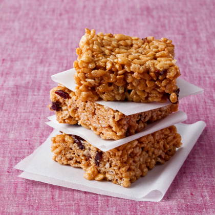 Cuadritos de rice crispies con mantequilla de maní