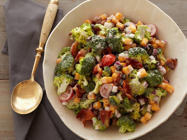 Ensalada cremosa de brócoli