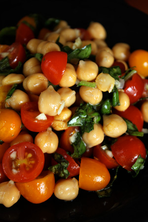 Ensalada de garbanzos con tomate