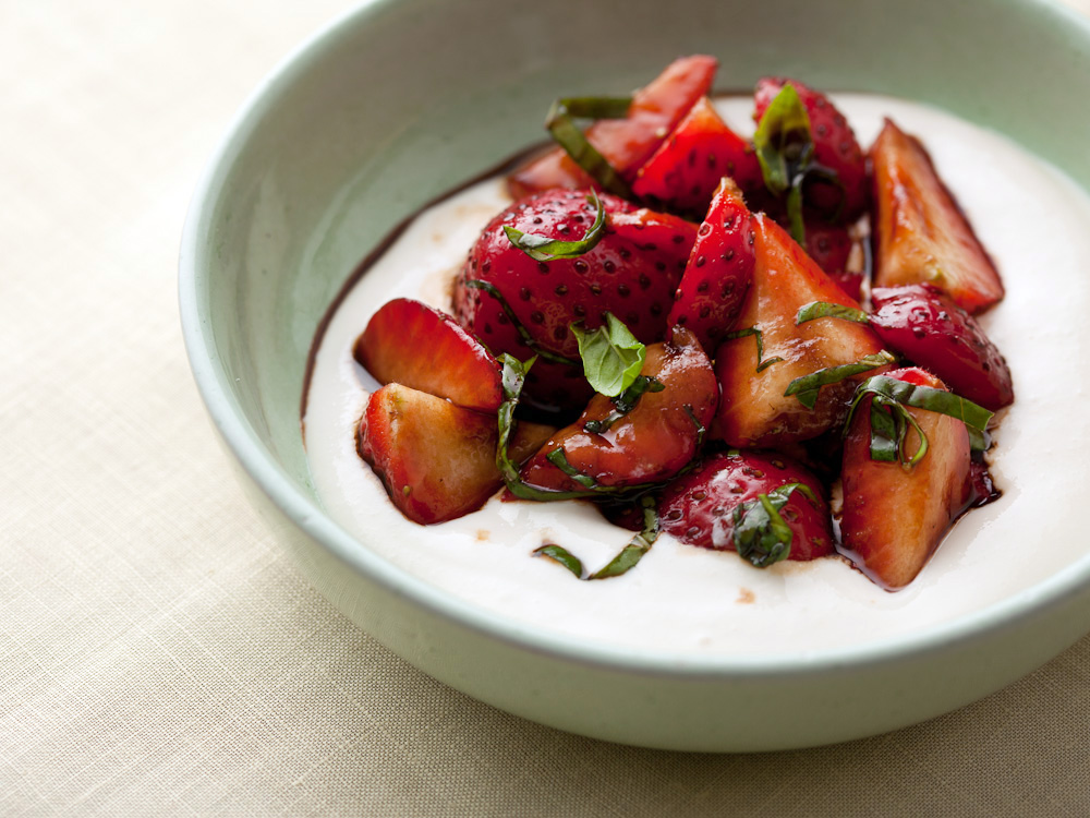 Fresas al balsámico con crema de ricotta