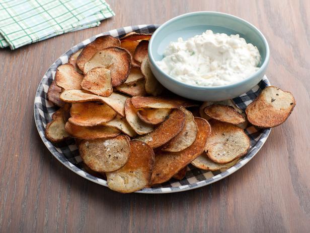 Papitas con dip de cebolla