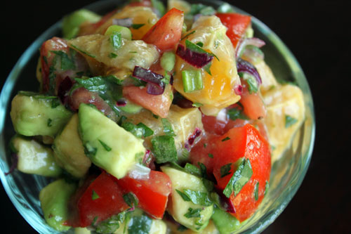Pico de gallo de aguacate con naranja