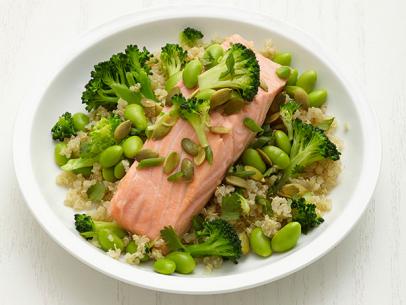 Salmón con té verde y quinoa
