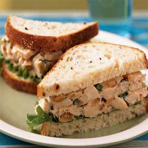 Sandwich de pollo con romero