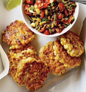 Tortitas de maíz con salsa picante de zuchinni